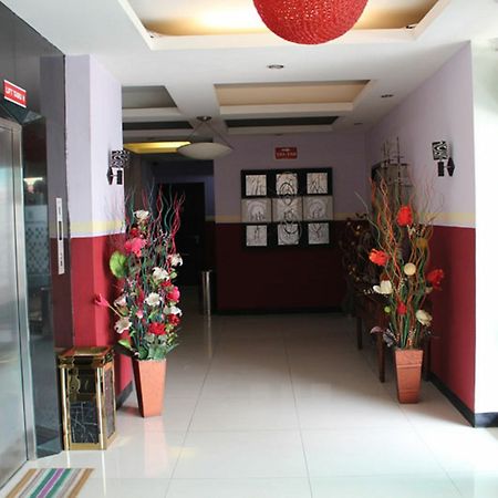 Hollywood Hotel Jakarta Extérieur photo
