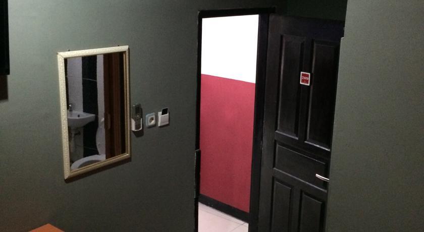 Hollywood Hotel Jakarta Extérieur photo