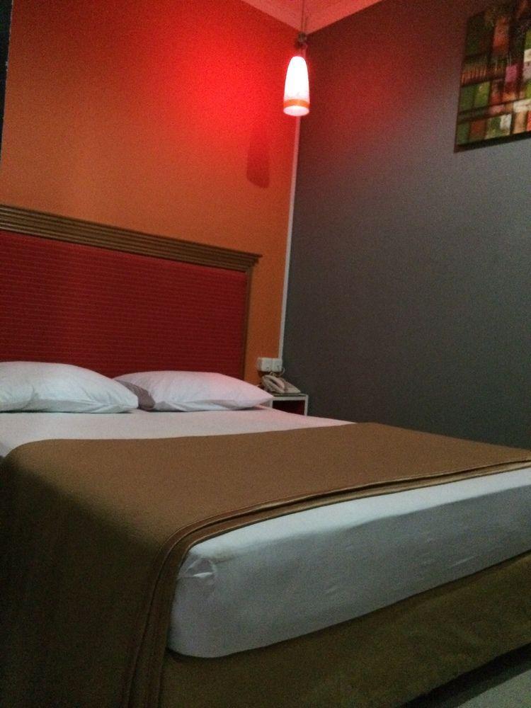 Hollywood Hotel Jakarta Extérieur photo