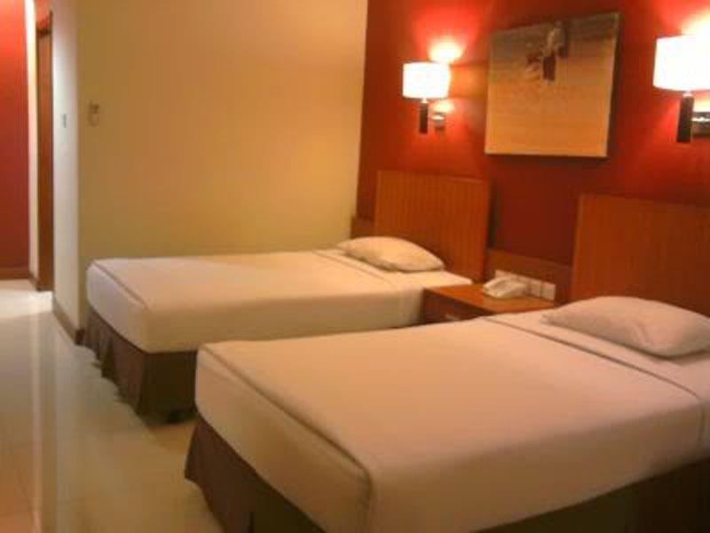Hollywood Hotel Jakarta Extérieur photo
