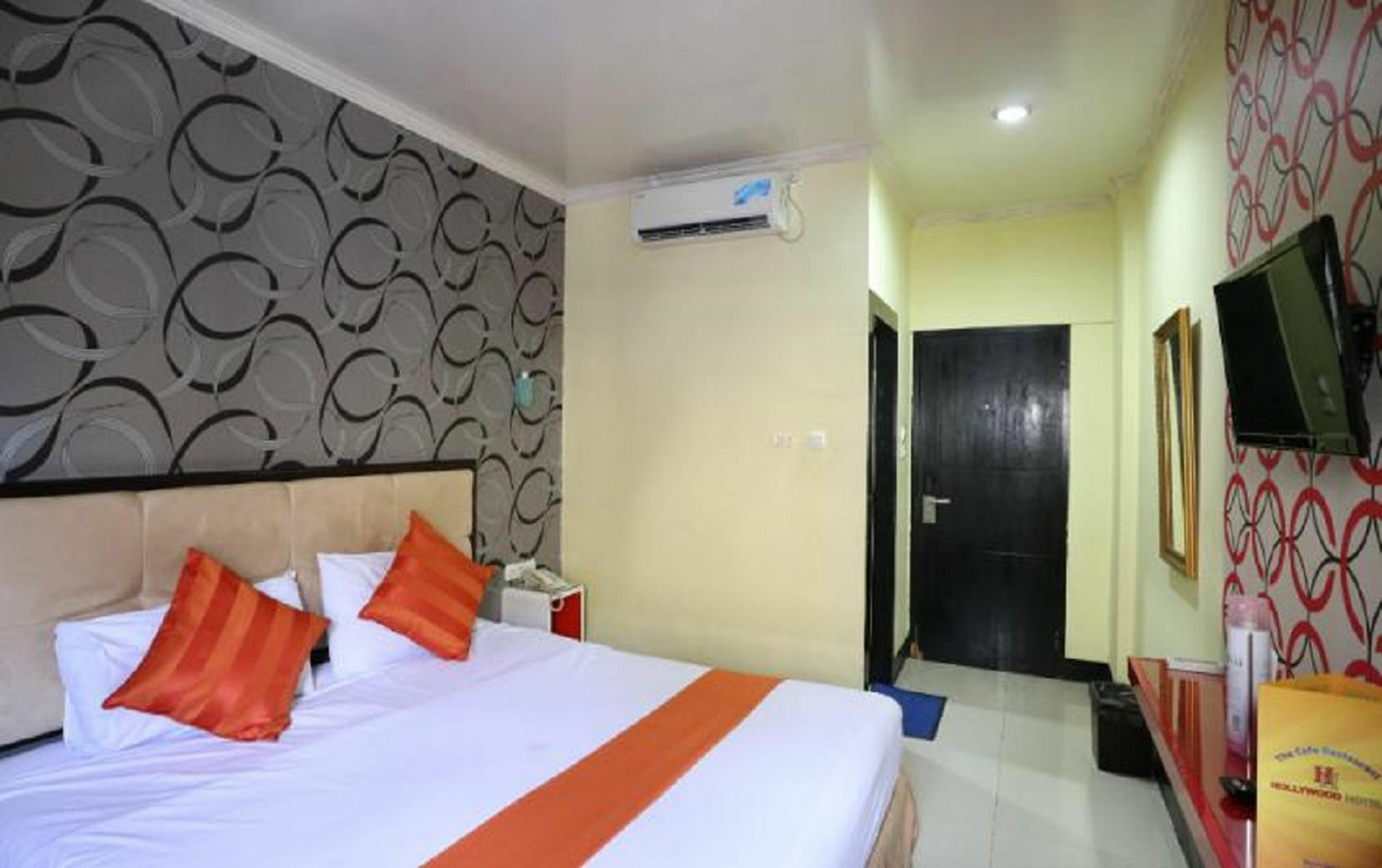 Hollywood Hotel Jakarta Extérieur photo